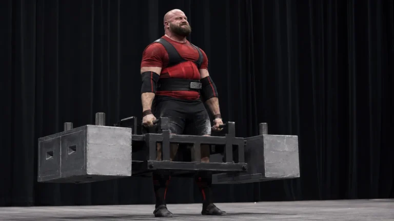 Rauno Heinla locking out an 18-inch silver-dollar deadlift frame