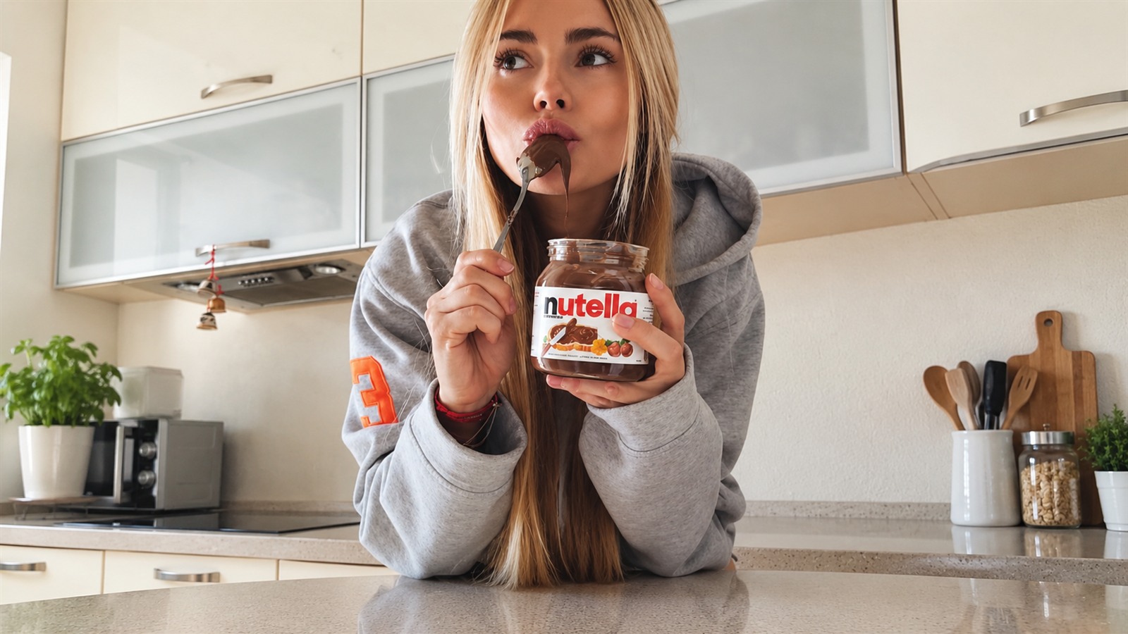 Hunger Hormones and Mindless Snacking: What Drives Cravings?